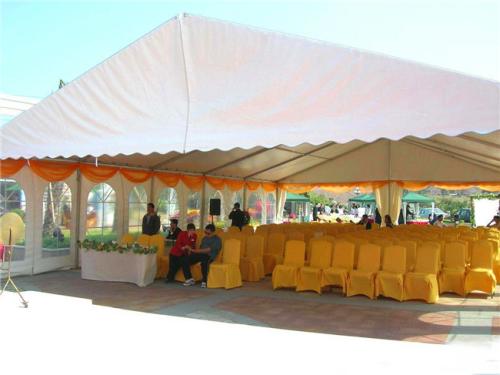 面對(duì)戶外慶典中的意外有何應(yīng)對(duì)措施