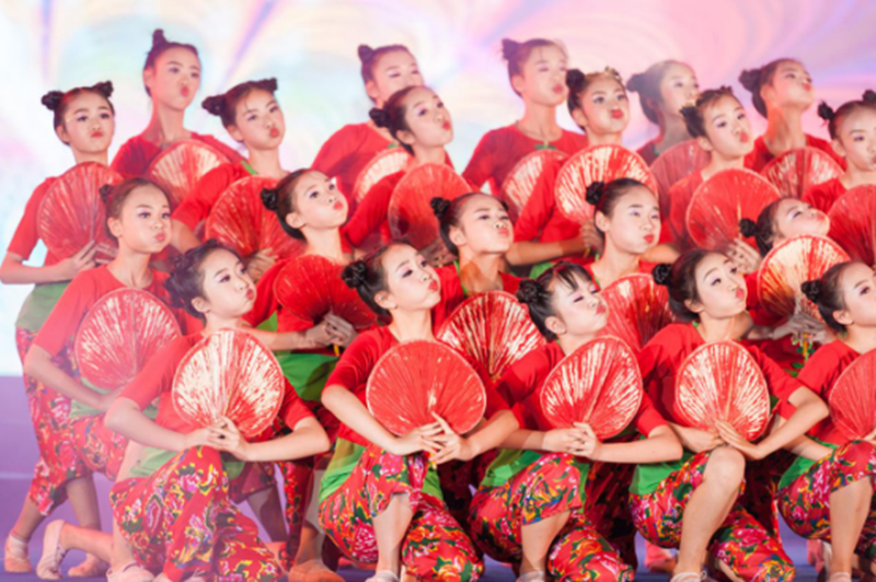 演藝公司能夠?yàn)榭蛻籼峁┠男┓矫娴姆?wù)